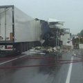 Kelyje "Via Baltica" susidūrė lenko ir esto vairuojami vilkikai, žuvo žmogus