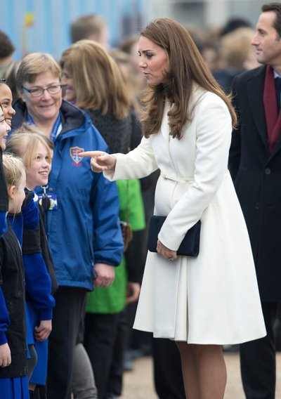 Šeštą mėnesį antrojo kūdikio besilaukianti Kate Middleton