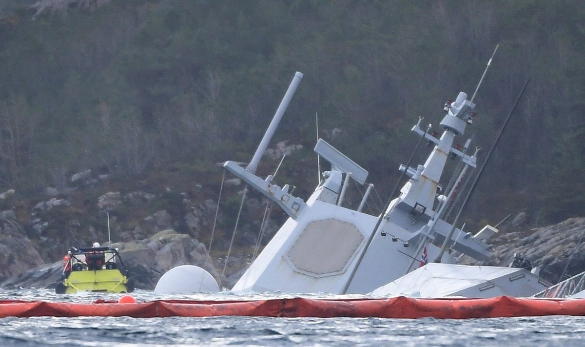 Su tanklaiviu susidūrusi norvegų fregata nuskendo