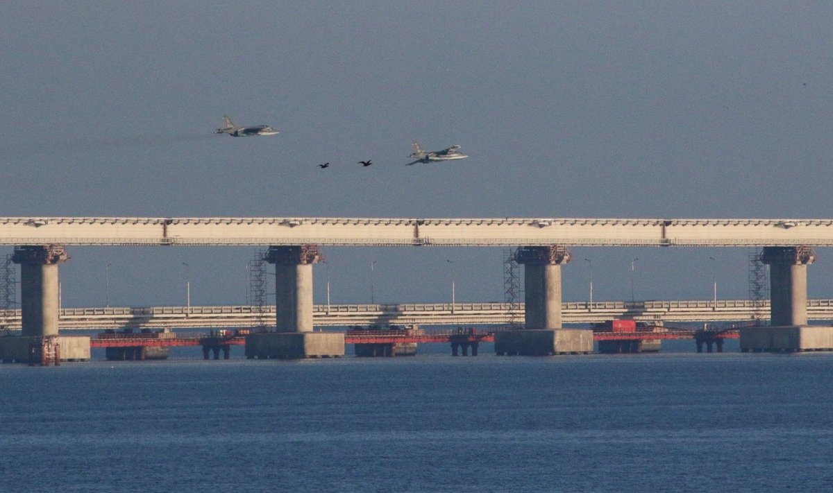 Ukraina skelbia, kad Rusija užėmė jos laivus Kerčės sąsiauryje