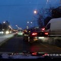 Sniegingą rytą nuotaiką sugadino „Volkswagen“ vairuotojas: tegul kraustosi ten, kur KET negalioja