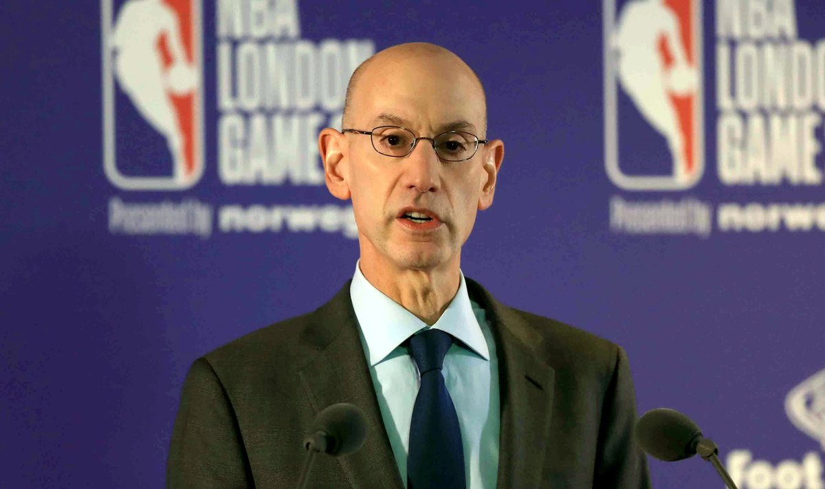 NBA generalinis komisaras Adamas SIlveris