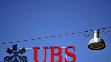 Įtampai rinkose neslūgstant, sumenko banko UBS akcijų kaina