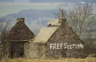 Užrašas "Išlaisvinkite Škotiją"