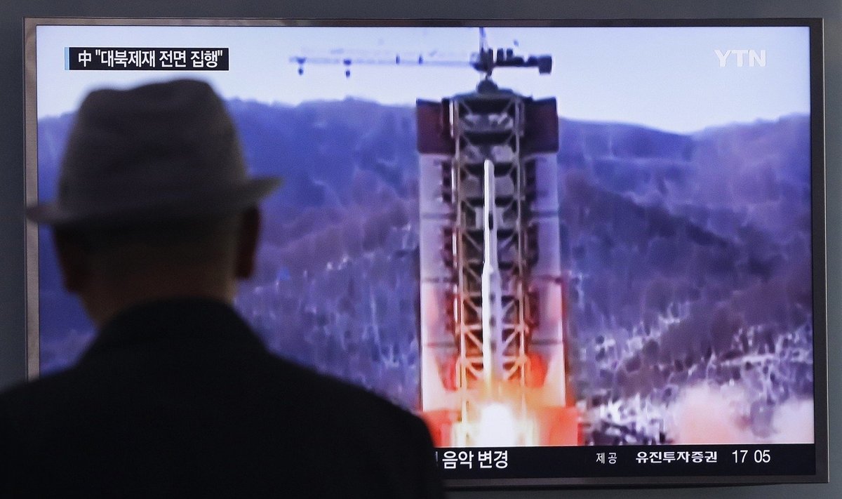 Šiaurės Korėjos balistinės raketos paleidimas 