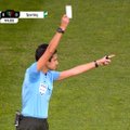 Istorinė akimirka – Portugalijoje rungtynių metu parodyta balta kortelė