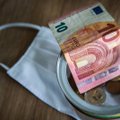Trečiadienį spręs, ar senjorai gali tikėtis 100 eurų išmokos už skiepus