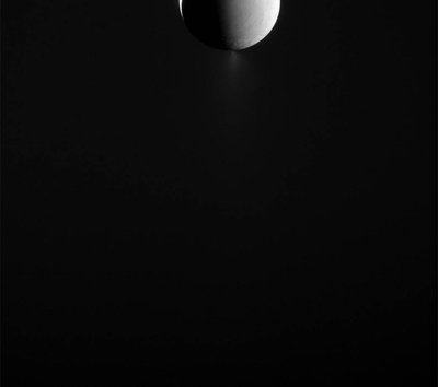 Tamsioji Enceledo pusė