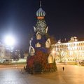 Dar neįžiebta Vilniaus eglutė užkliuvo internautams, tačiau kūrėjai džiūgauja