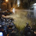 Per neramumus Sakartvele panaudotos ašarinės dujos, guminės kulkos ir vandens patrankos: sukilo dėl Kremlių primenančio įstatymo