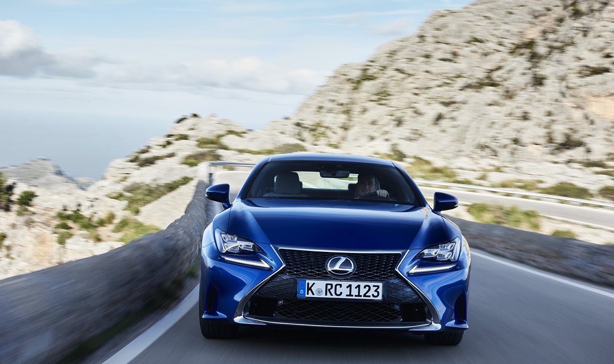 "Lexus RC"