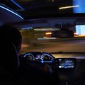 Vairavimas tamsoje: mitai, problemos ir išeitys