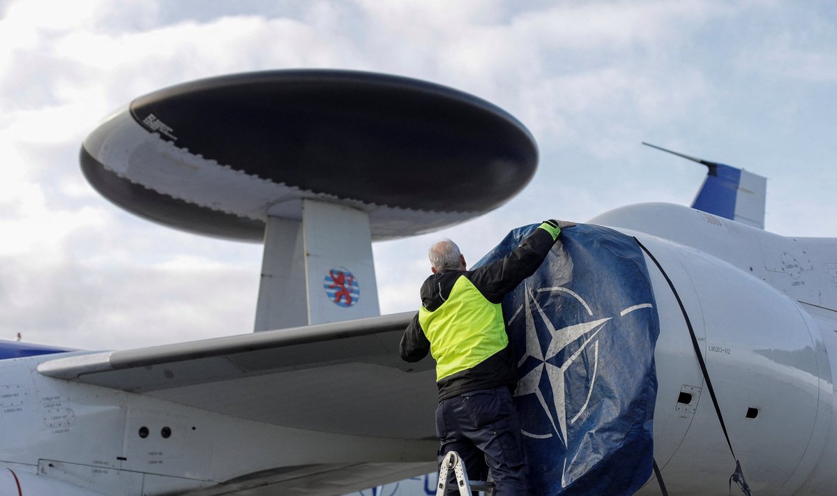 NATO stebėjimo lėktuvas