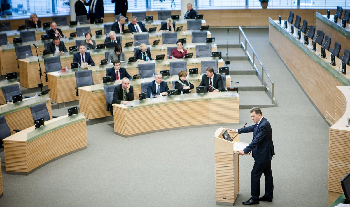 Algirdas Butkevičius addressing the Seimas