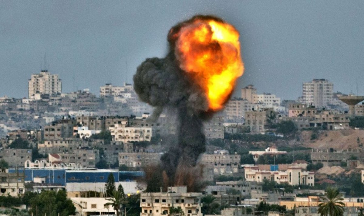 Izraelis atakuoja Gazą