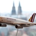 Pilotas apie „Germanwings“ katastrofą: pilotų kabinoje visada turi būti du žmonės
