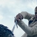 Filmo „Karalius Artūras: Kalavijo legenda“ recenzija: stilinga režisieriaus G. Ritchie kelionė į viduramžius