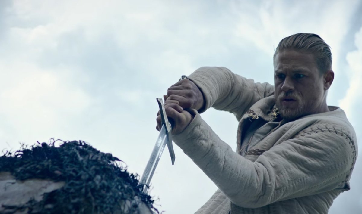 Charlie Hunnamas filme "Karalius Artūras: kalavijo legenda"
