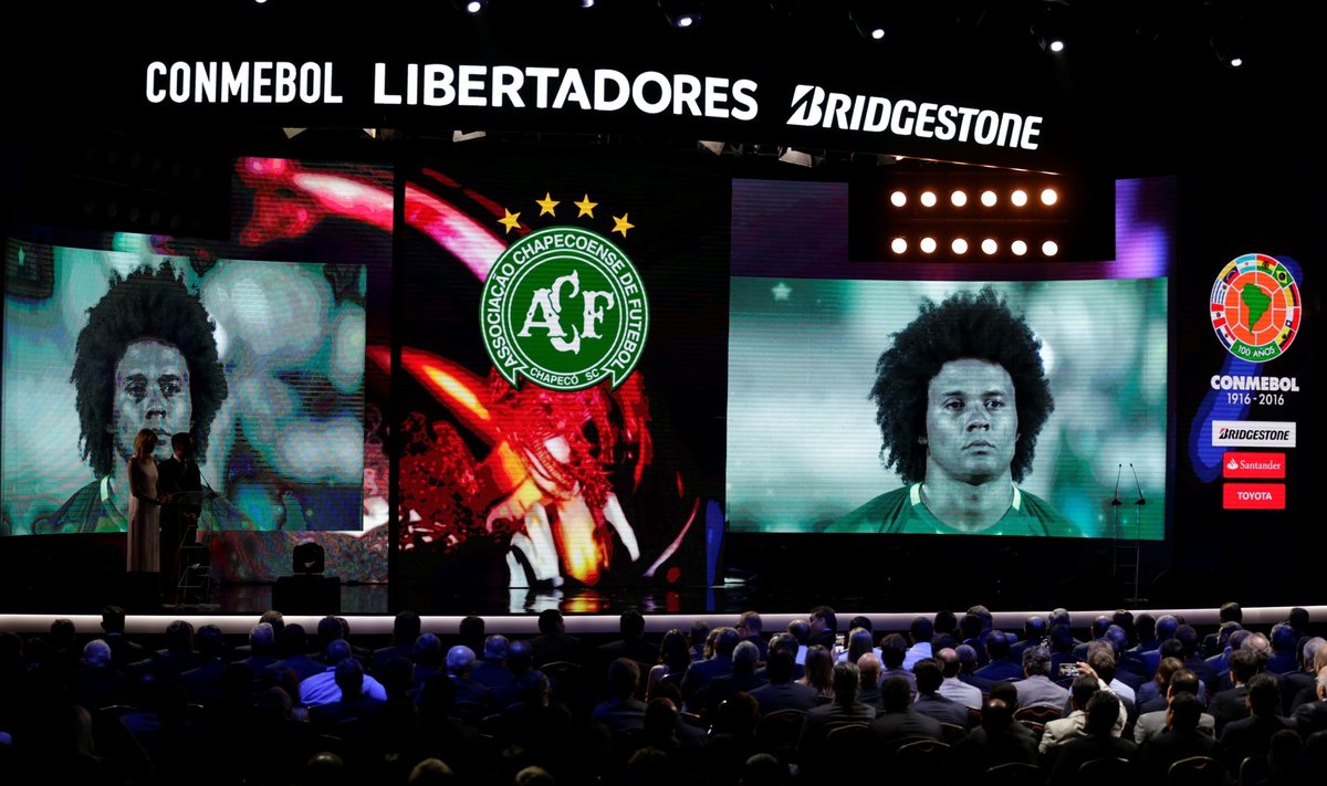"Chapecoense" komanda pagerbta "Libertadores" taurės burtų traukimo metu