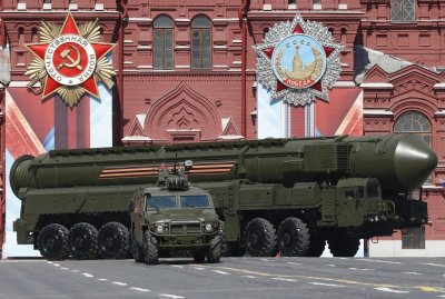Pergalės paradas Maskvoje, balistinių raketų kompleksas RS-24 "Jars"