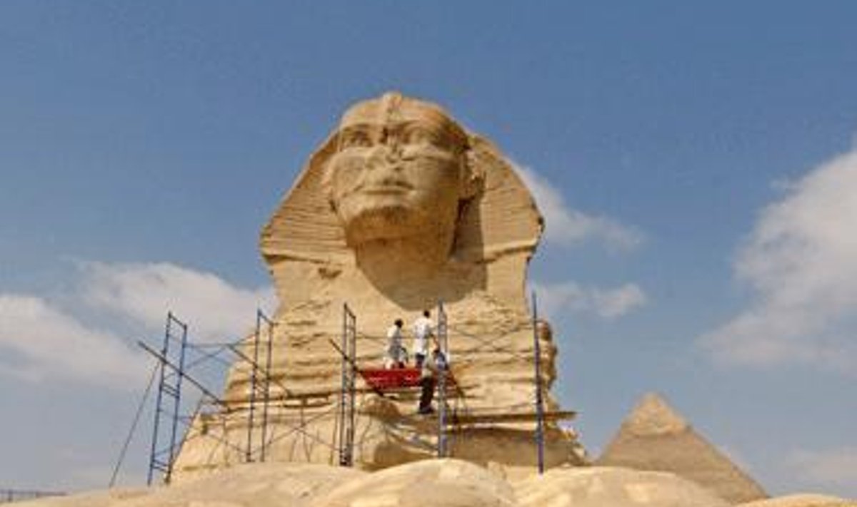 Prasidėjo Didžiojo Sfinkso restauracija Gizoje, Egipte. Pagrindinis dėmesys bus skiriamas Sfinkso kaklui ir krūtinei, nes būtent šias vietas labiausiai pažeidė laikas ir dykumų vėjai.