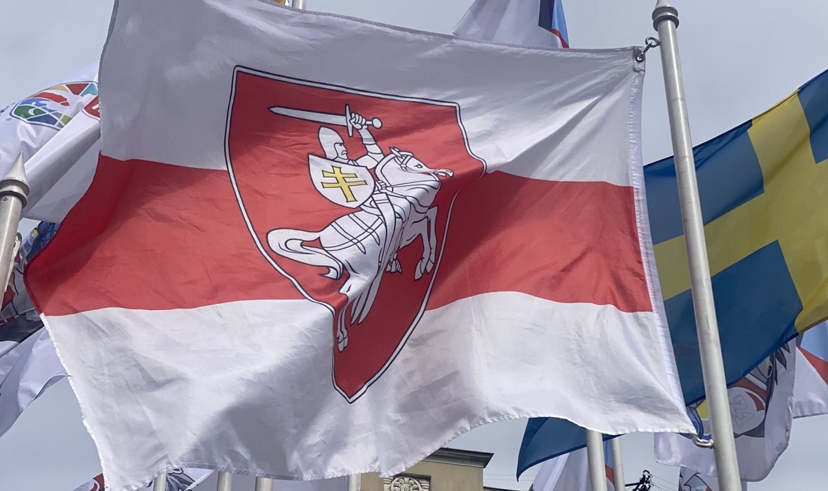 Opozicijos naudojama Baltarusijos vėliava