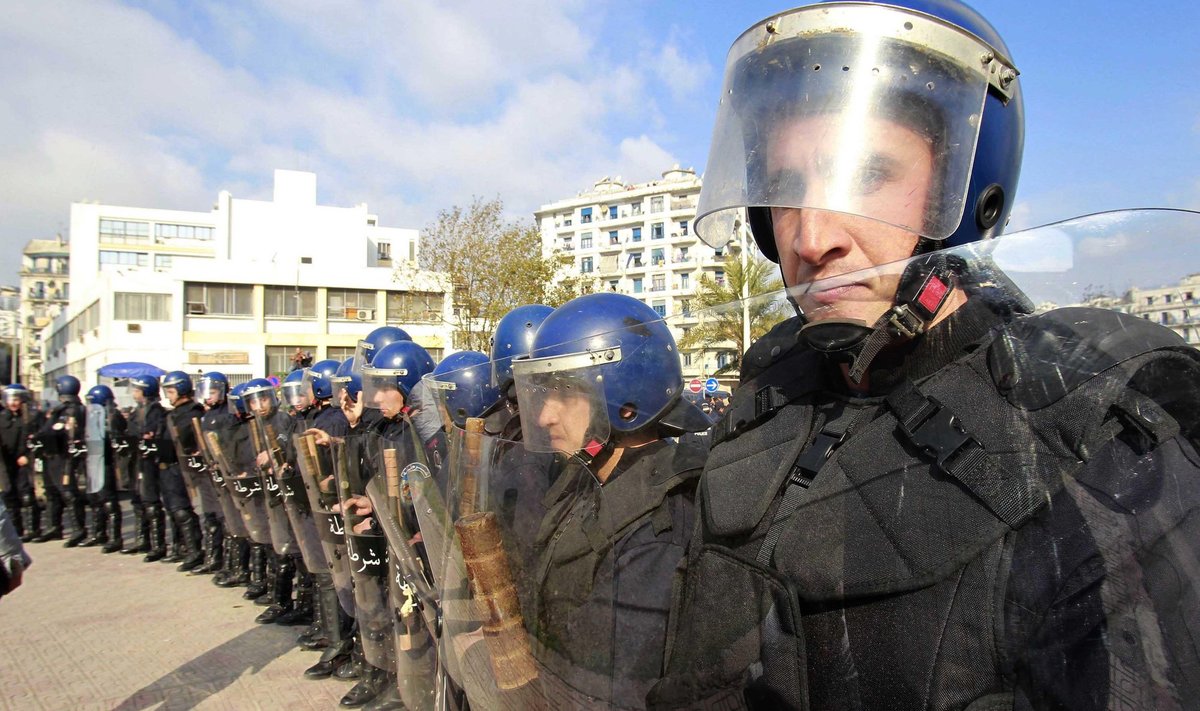 Alžyre vykusias demonstracijas tramdė pareigūnai