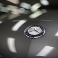 „Mercedes“ ir toliau lenkia „BMW“ pagal prabangių automobilių pardavimą