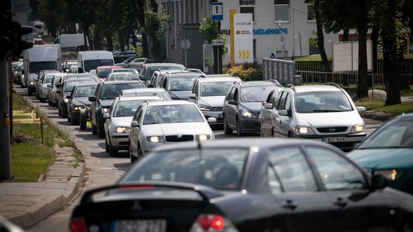 Nuo šiandien Vilniaus senamiestyje pasikeitė eismo tvarka: kam turi pasiruošti vairuotojai