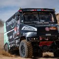 Lietuvos sunkvežimio ekipažui Dakare prieš startą – stresas: nebeužsivedė „Mambos“ variklis