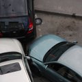 Vilniuje prie „Maximos“ automobilis vos neužmušė kūdikio vežimėlyje