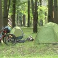 Turistai iš Prancūzijos viduryje miesto įsirengė stovyklavietę
