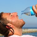Vanduo iš butelio: kokį cheminių medžiagų kokteilį gauname