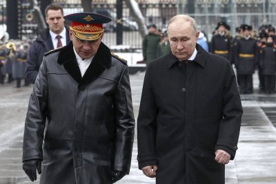 Sergejus Šoigu ir Vladimiras Putinas
