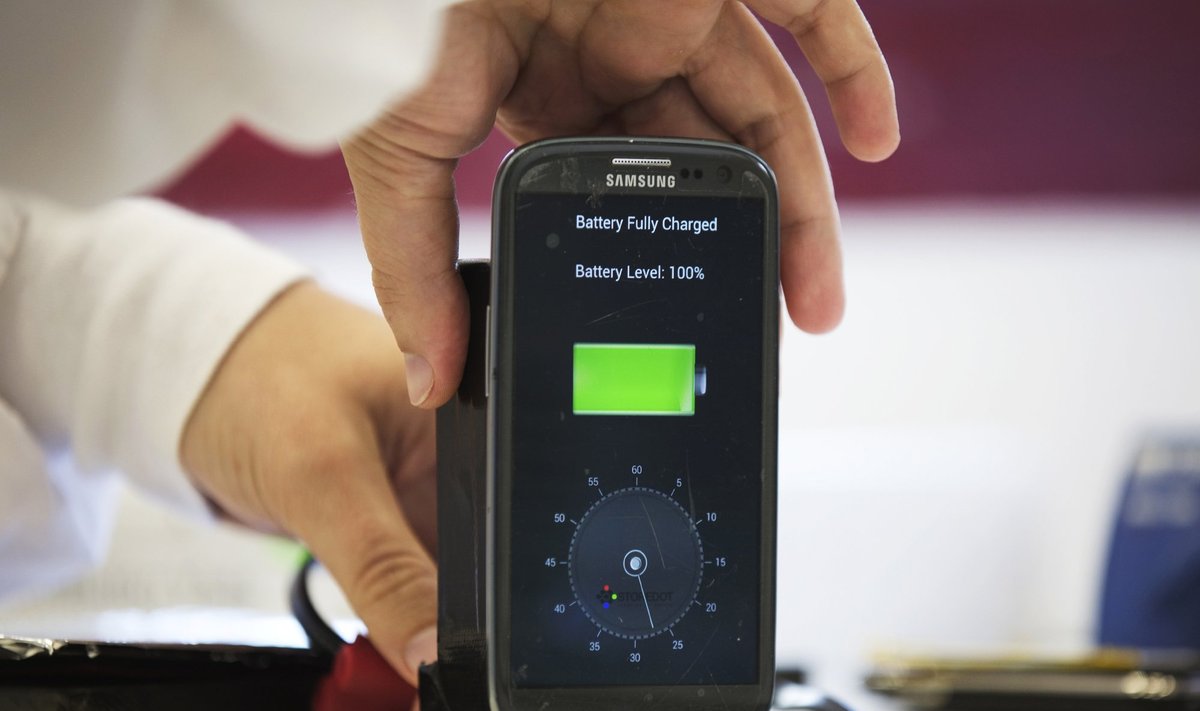 Dar 2014 metais "StoreDot" paskelbė sukūrę technologiją, leidžiančią mobilųjį telefoną įkrauti per sekundes