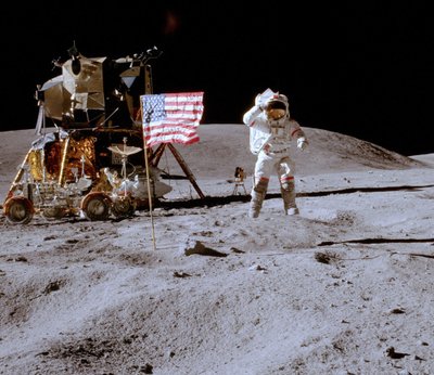 NASA astronautai Mėnulyje ("Apollo 16" misija)