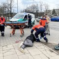 Vilniuje automobilis sužalojo paspirtukininką