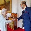 Karalienė Elizabeth II asmeniškai susitiko su Omano sultonu