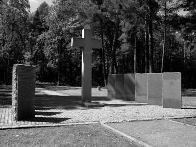Memorialas II pasaulinio karo aukoms Vilniaus Vingio parko kapinėse.G. Širono nuotrauka.