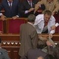 Ukrainos parlamento deputatai susimušė dėl rusų kalbos vartojimo