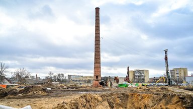 Iš „Spartos“ fabriko Vilniuje teliko tik kaminas: prasideda statybos darbai