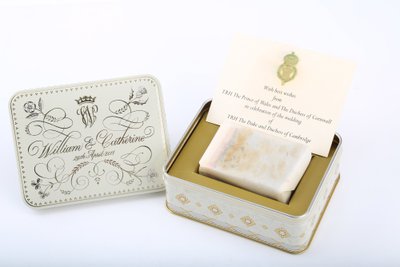 Princo Williamo ir Kate Middleton vestuvių torto gabalėlis