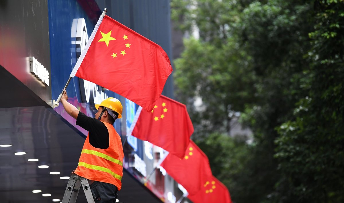 Pasiruošimas Nacionalinės dienos iškilmėms Kinijoje 