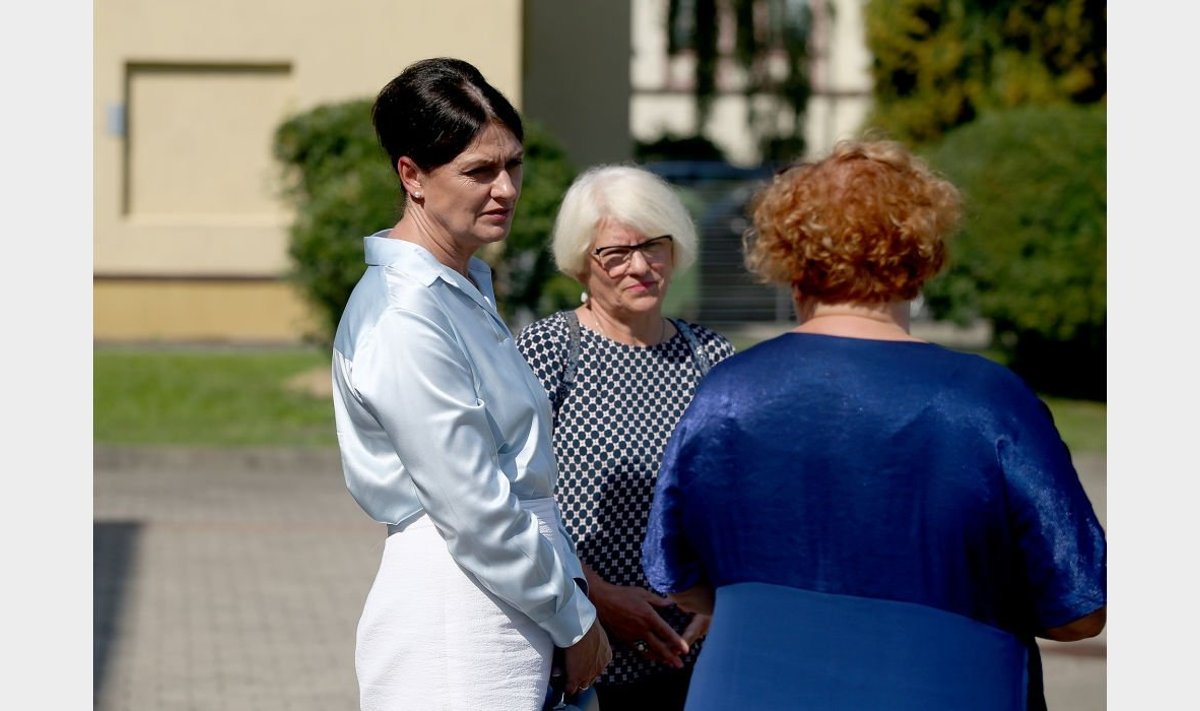 Pirmoji šalies ponia ir švietimo ministras lankėsi Šviesiojoje gimnazijoje 