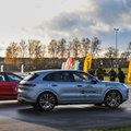 Ieškodami „Metų automobilio“ surengė varžybas: benzininis „Porsche“ stojo prieš elektrinį „Audi“