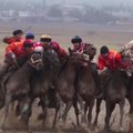 Polo atmaina: paskersta ožka kirgizų raiteliams atstoja kamuolį