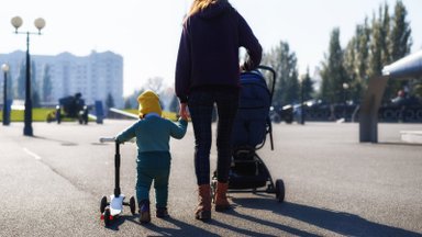 7 dalykai, kuriuos įpranta daryti tėvai, auginantys du vaikus: knygose to nemoko