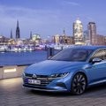„Volkswagen“ papasakojo apie naująjį „Arteon“: siūlo įkraunamą hibridą ir atskirą R modelį