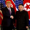 Kim Jong Unas ir Trumpas susitiko antrai derybų dienai