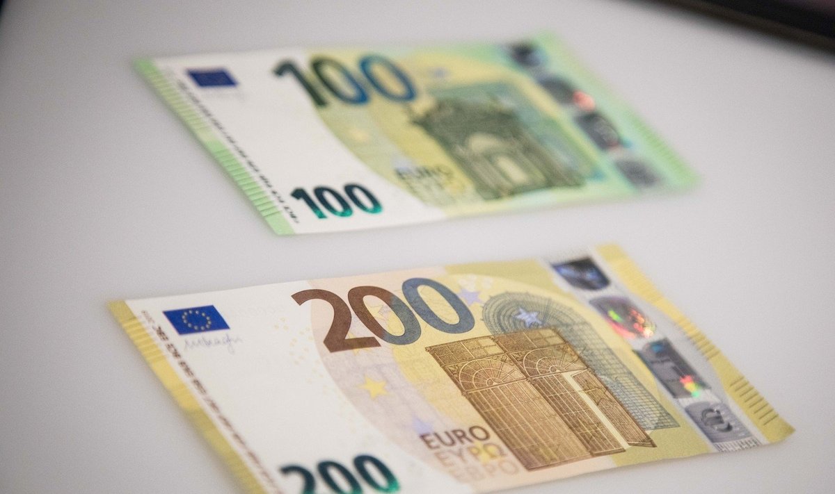 Į apyvartą išleidžiami naujo pavyzdžio eurų banknotai